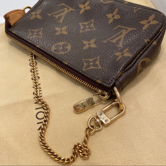 Louis Vuitton Handbags - Louis Vuitton Mini Pochette